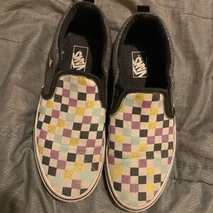 Woman’s Vans color: Black/Blue/Purple/yellow